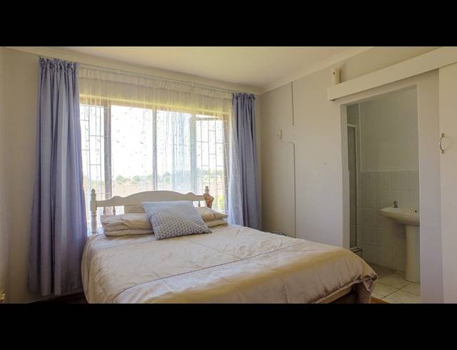 3 BEDROOM SIMPLEX SOLD IN WATERFALL